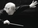 Barenboim persiste et signe