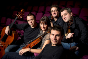 Les membres de l’ensemble Syntonia en tournée 