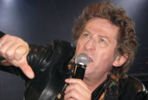 Thiéfaine, peintre-chanteur de suppléments de mensonge