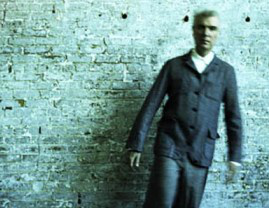 David Byrne sur scène en mars 2009