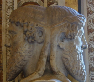 Le festival aux deux visages