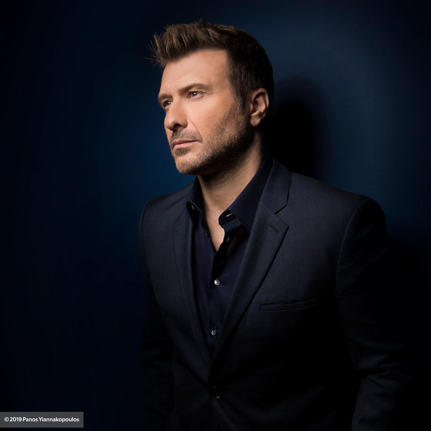 Giannis Ploutarhos Télécharger et écouter les albums.