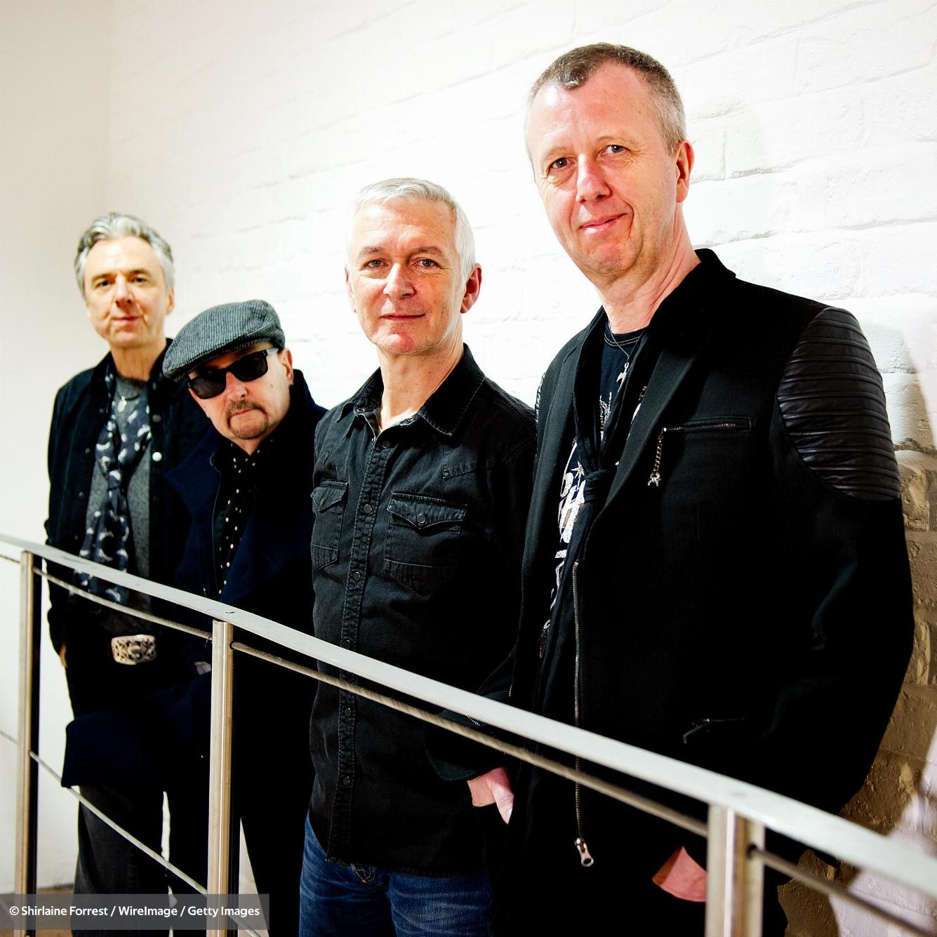 Thunder Télécharger et écouter les albums.