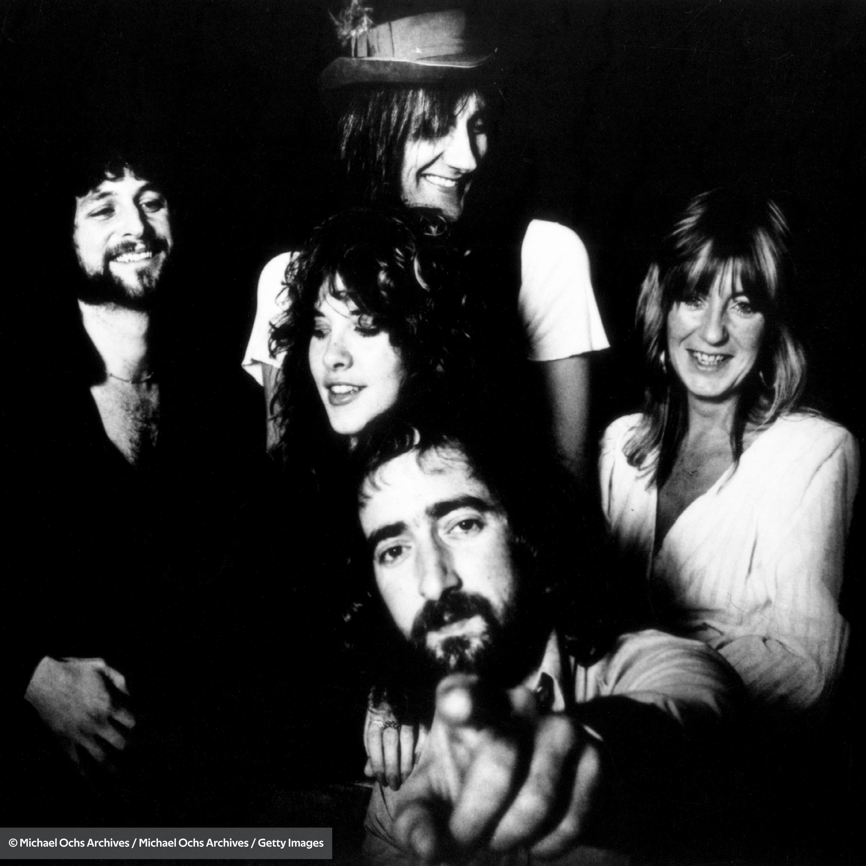 who played studio bass for fleetwood mac