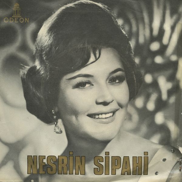 Nesrin Sipahi - İstanbul'u Artık Hiç Sevmiyorum Nesrin Sipahi - İstanbul'u Artık Hiç Sevmiyorum