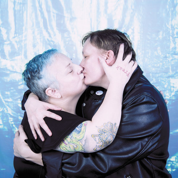 TOYBLOÏD - MODERN LOVE TOYBLOÏD - MODERN LOVE