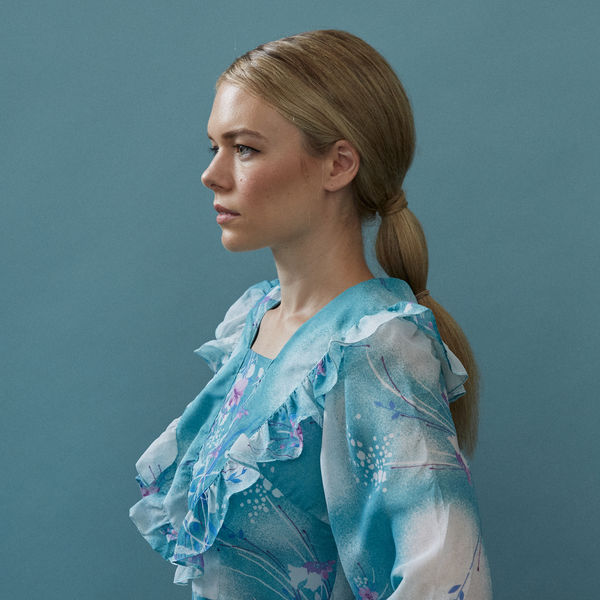Chloe Foy|Left-Centred Weight Chloe Foy|Left-Centred Weight