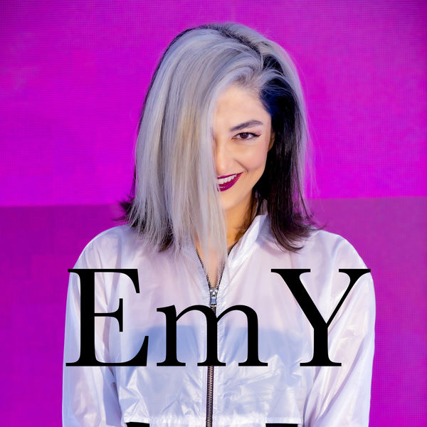 Emy|Öpücük Emy|Öpücük