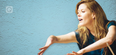Barbara Hannigan écoute... Barbara Hannigan écoute...