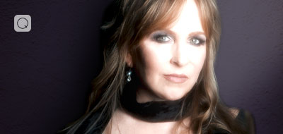 Gretchen Peters écoute... Gretchen Peters écoute...