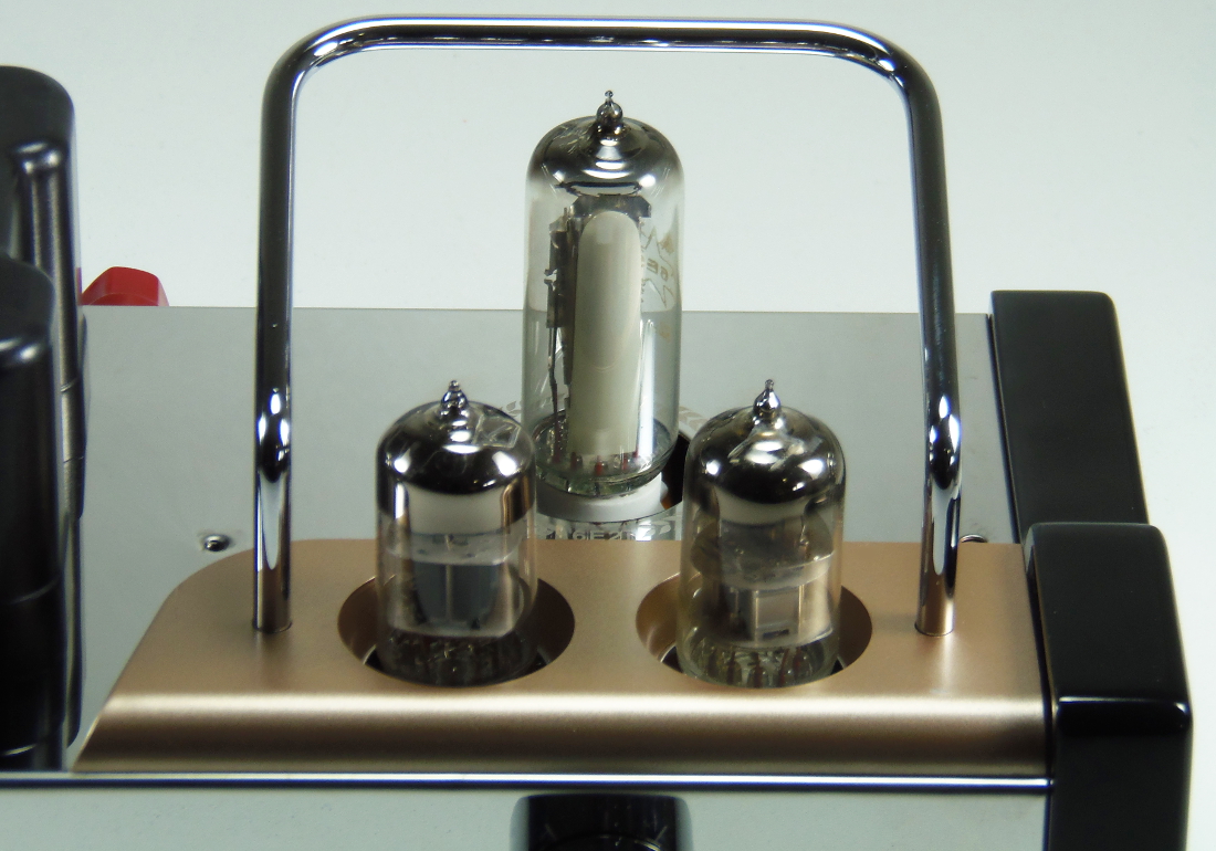 Vient ensuite lamplificateur de puissance un tda7265 de stmicroelectronics pouvant délivrer une puissance maximale de 2 x 25w dans 8